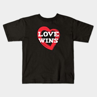 LOVE WINS 2 (red) Kids T-Shirt